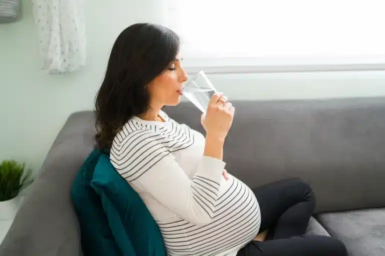 pregnant women feeling thirsty during pregnancy